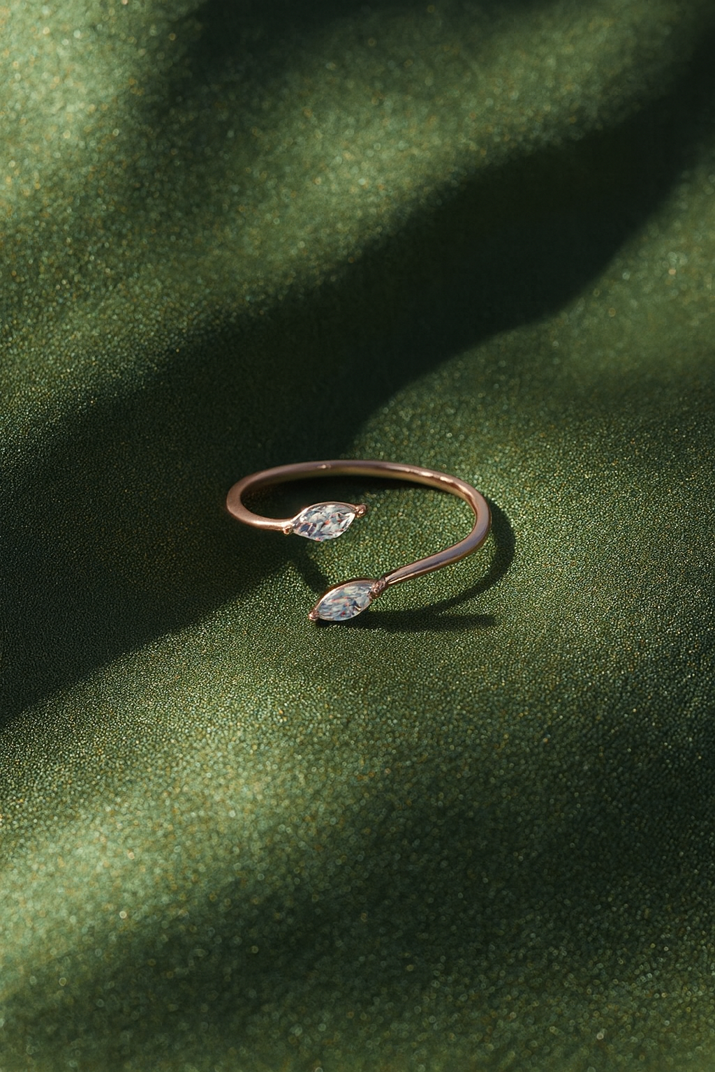 Jewello trendy and adjustable rose gold-plated Adjustable finger ring for the women and girls.