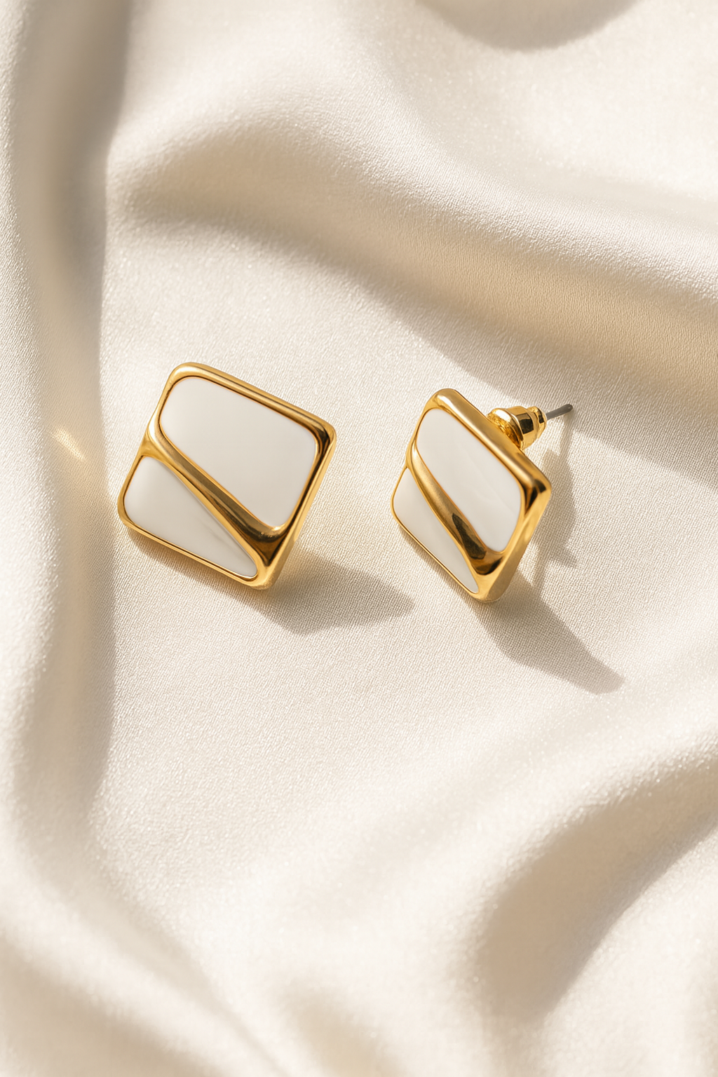 Jewello Adorable gold-plated square design dainty anti tarnish Korean earring for women and girls.