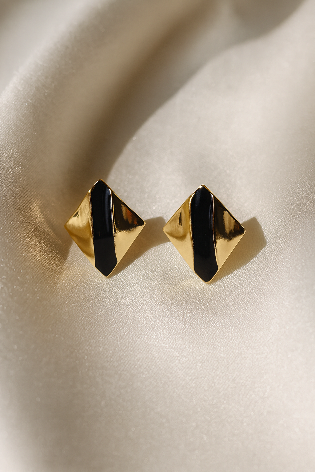 Jewello trendy square design stainless steel dainty Korean earring for women and girls.