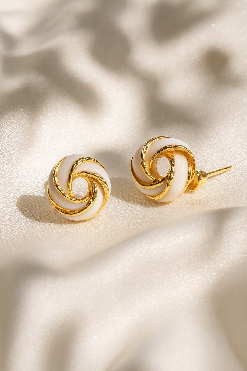 Jewello delicate gold plated light pink design dainty anti tarnish Korean earring for women and girls.