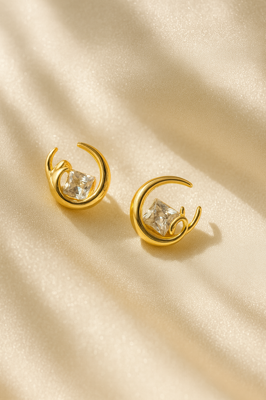 Jewello gold plated delicate Korean earring for women and girls.