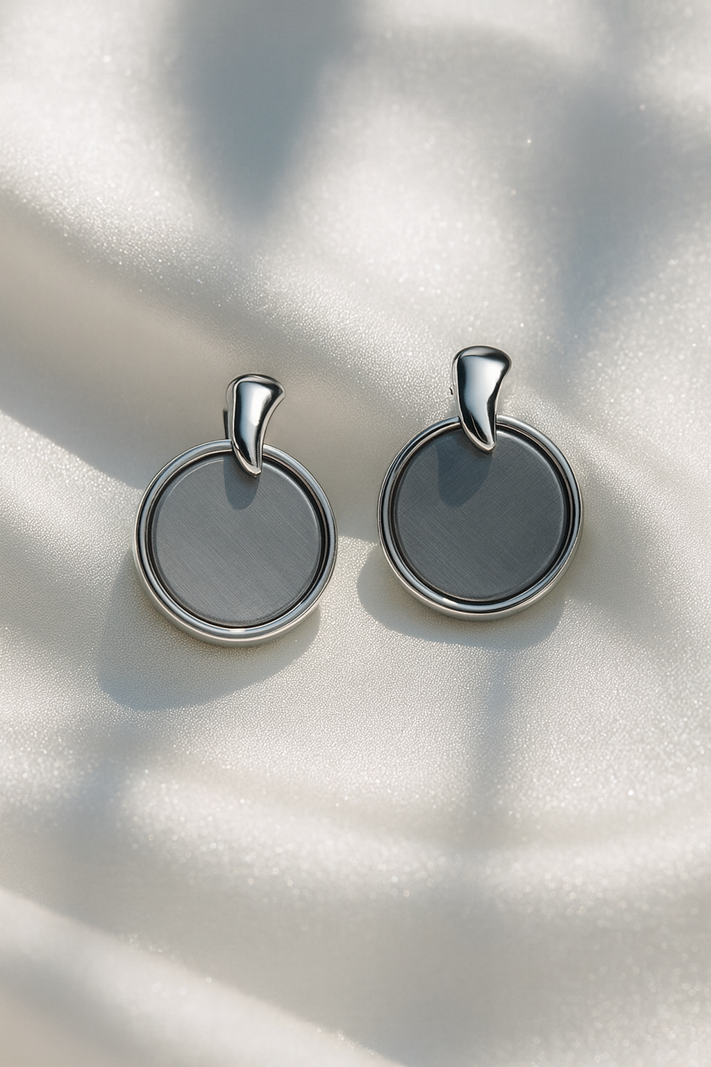 Jewello trendy dainty silver plated circle design anti tarnish Korian earring for women and girls.