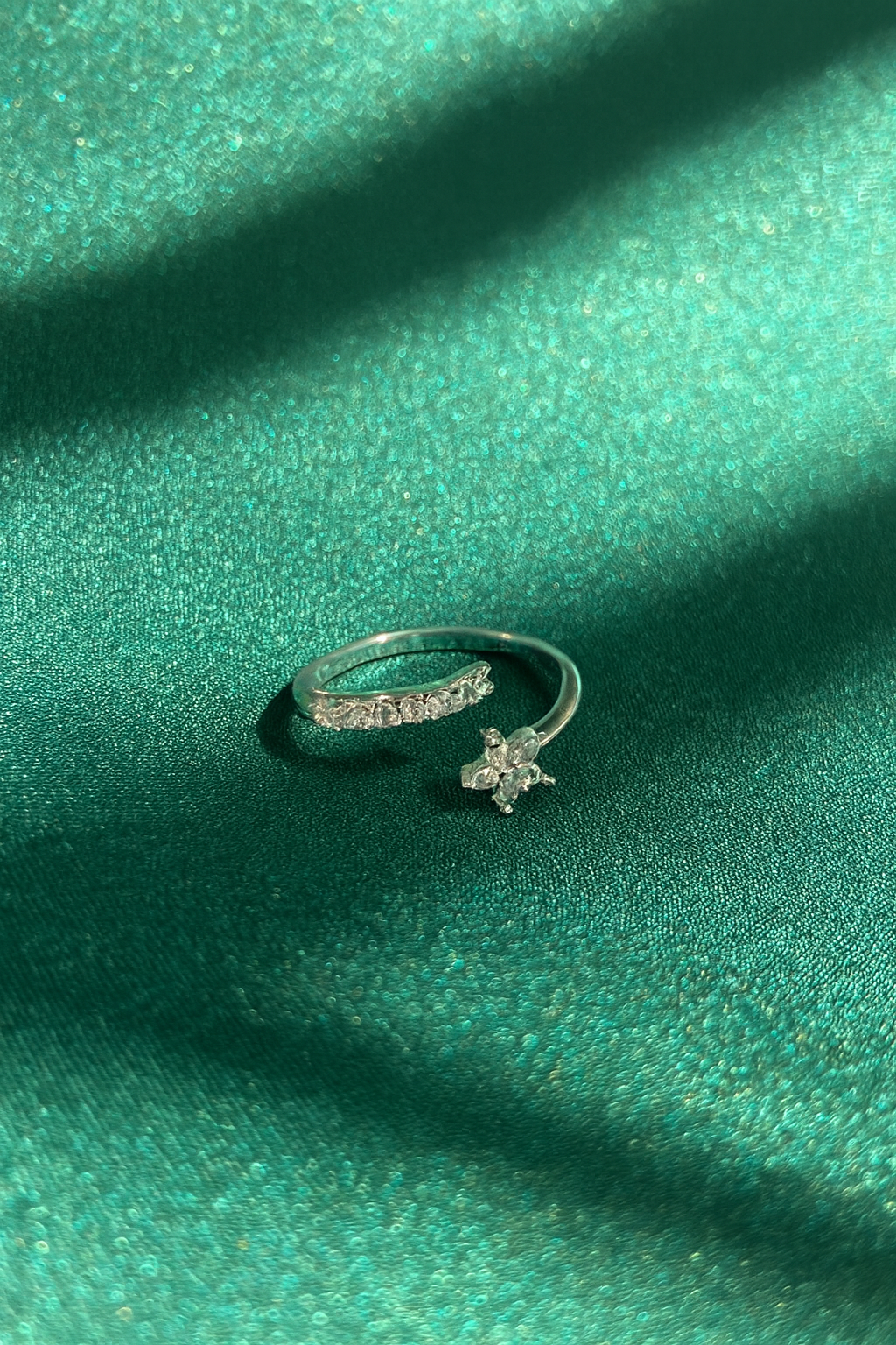 Jewello fancy oxidizes silver floral design with a studded American diamond Adjustable finger ring for the women and girls.