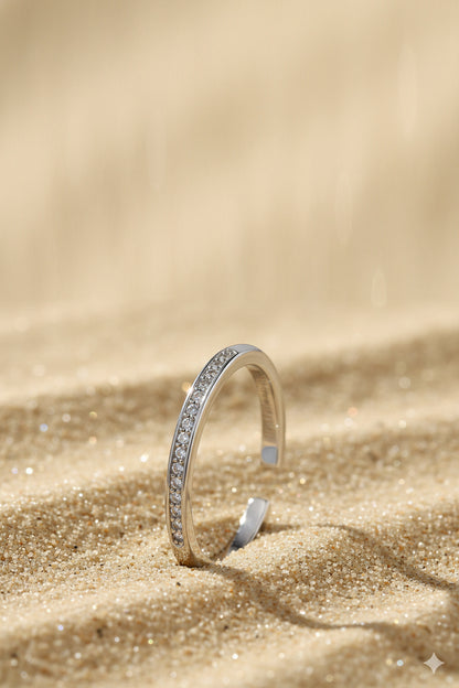 Jewello alluring silver adjustable finger ring for the women and girls.