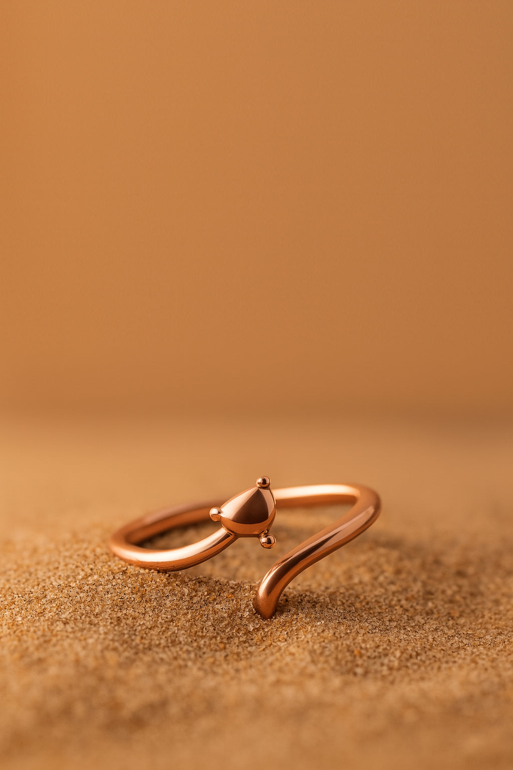 Jewello fancy rose gold plated Adjustable finger ring for women and girls.