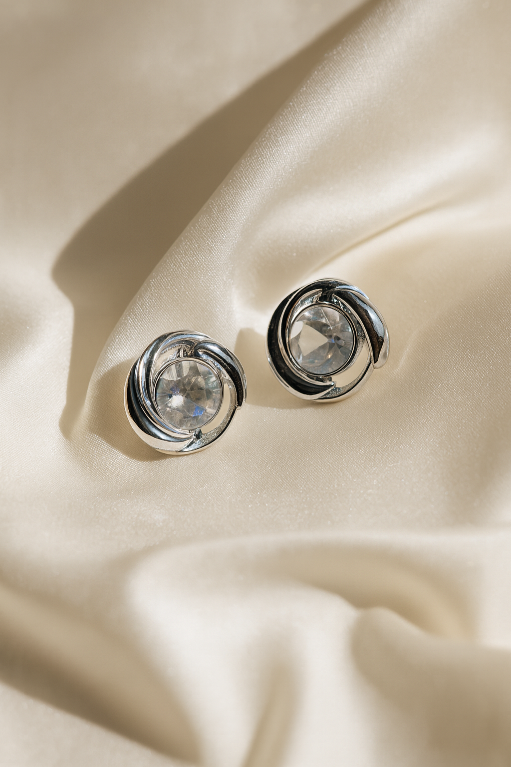 Jewello dainty fancy silver plated circle design with stone stud Korean earring for women and girls.