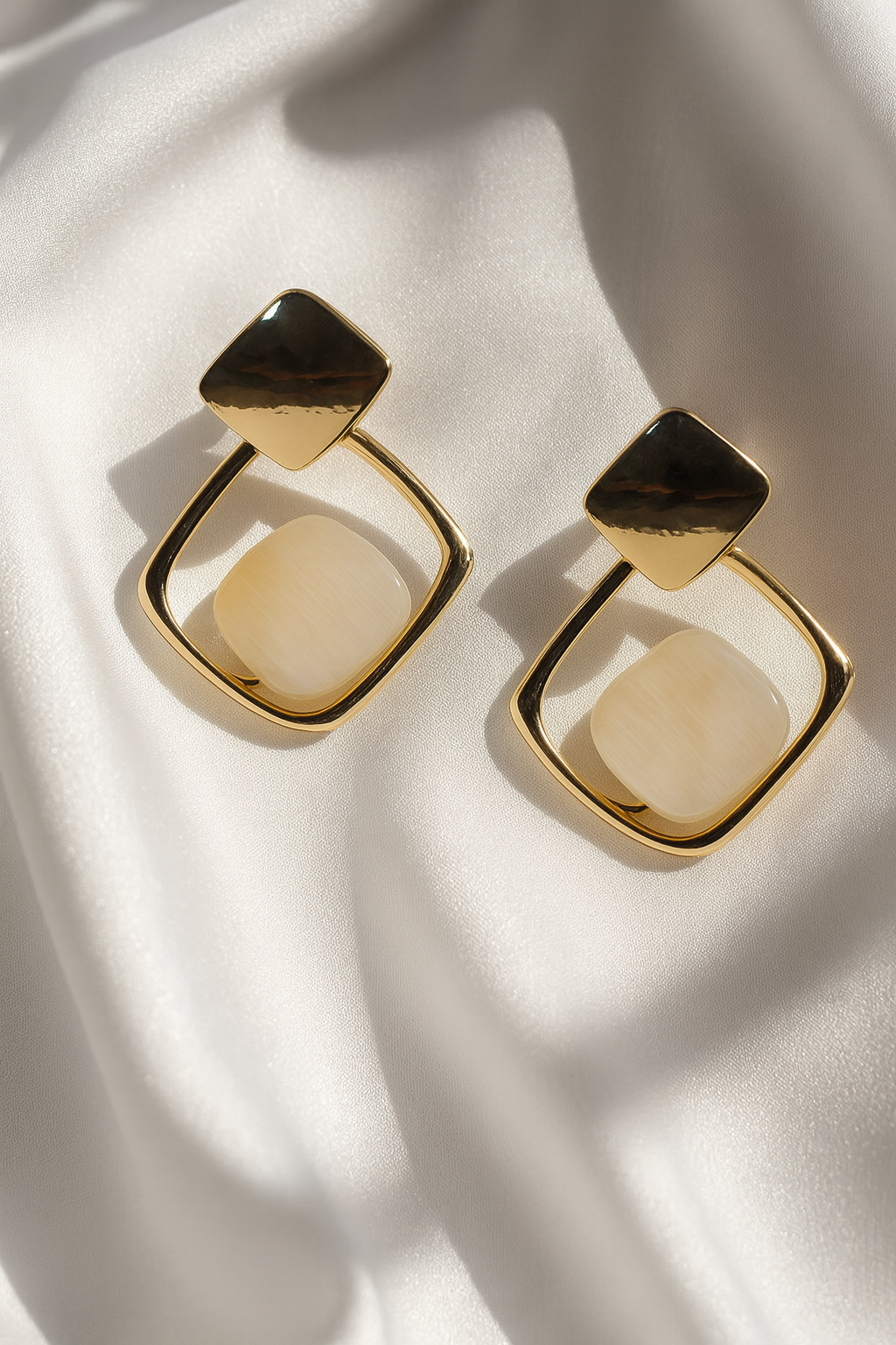 Jewello delicate gold-plated square design with white stone stud anti tarnish dainty Korean earring for women and girls.