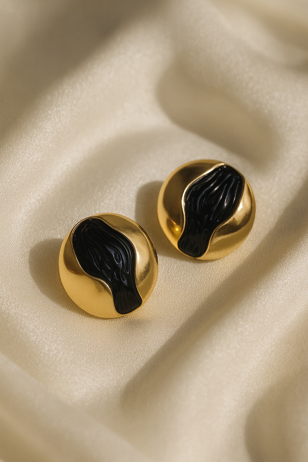 Jewello delicate gold-plated oval shape design black color stud dainty Korean earring for women and girls.