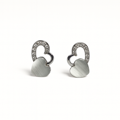 Jewello trendy silver-plated heart design with white stone stud chain pendant set for women and girls.