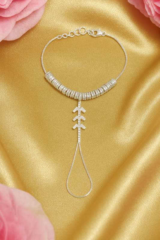Jewello stylish oxidise silver plated with shimmering white stone stud hath Phool, Panja, Adjustable hand chain bracelet for women and girls.
