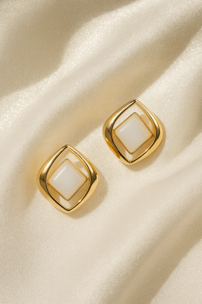 Jewello dainty sterling gold plated square design anti tarnish earring for women and girls.