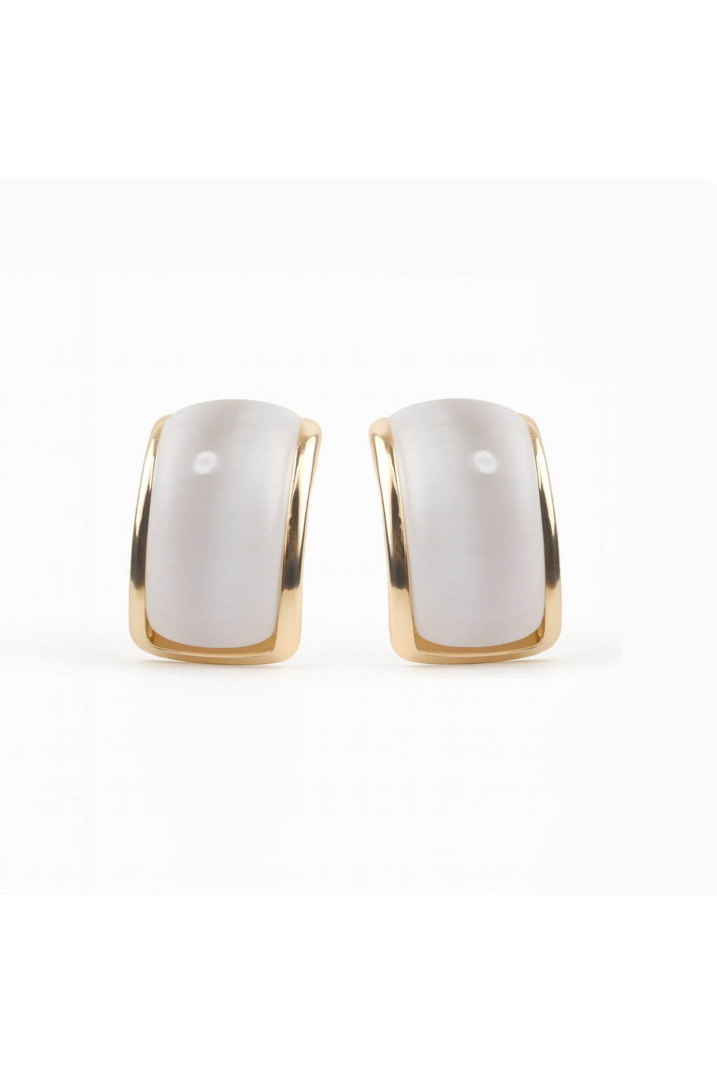 Jewello dainty delicate gold toned half-moon shape Bali clip on hoop anti tarnish Korean earring for women and girls.
